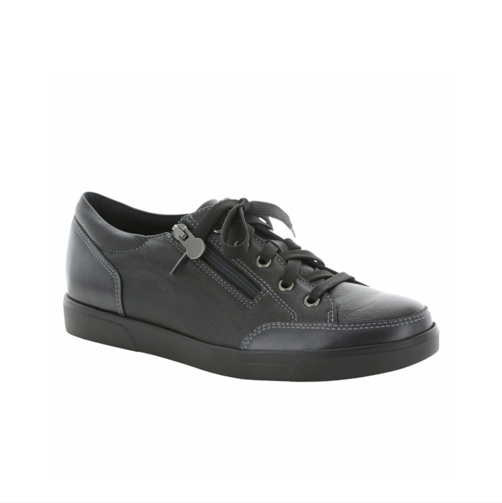 Munro Gabbie Sneaker